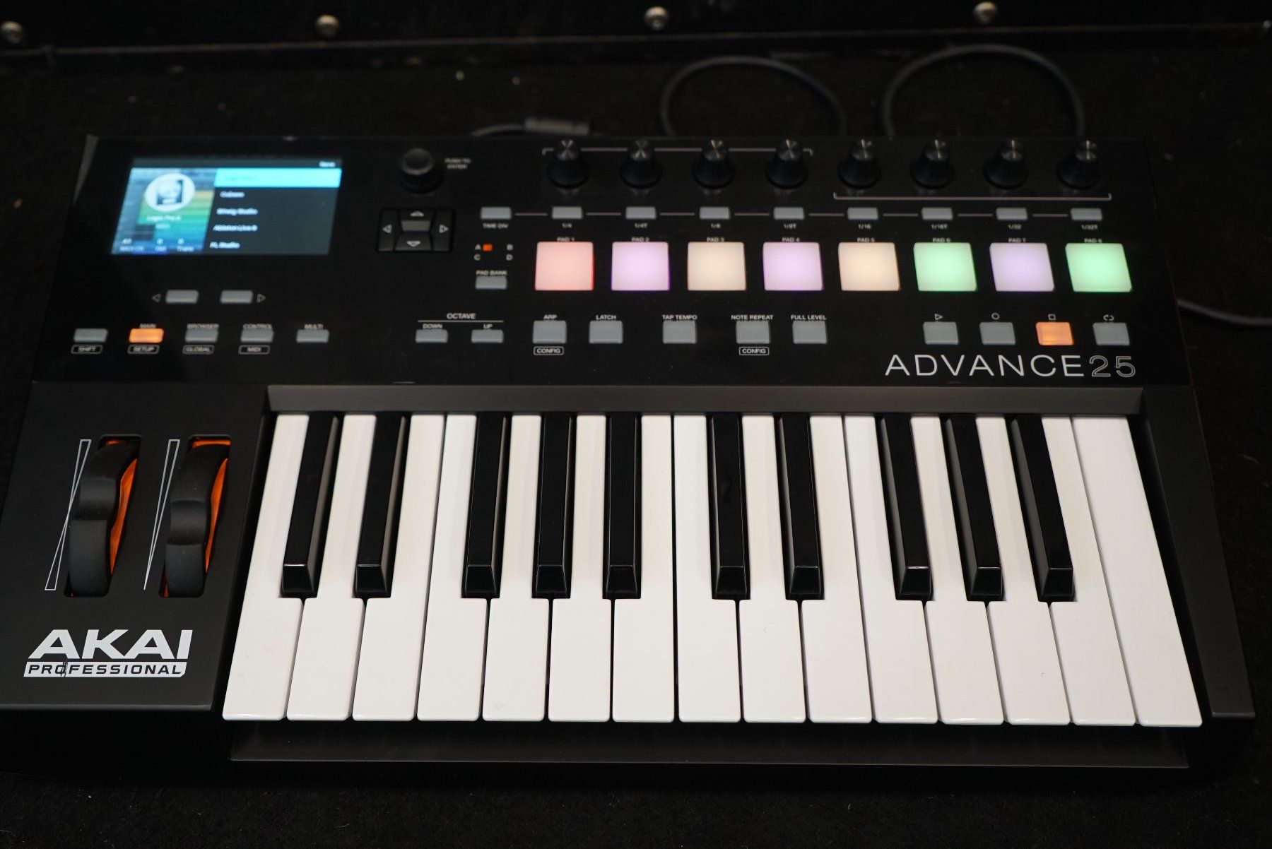 Akai Strumenti musicali: Akai Advance 25 Keyboard Controller – Usato da Ortschwaben venduto da Musictrade