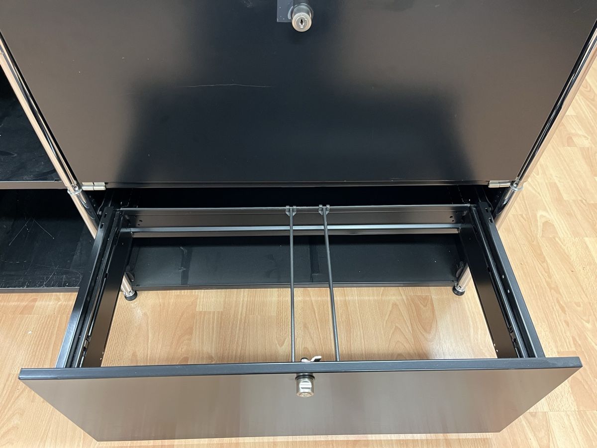 USM Cassettiere: Sideboard USM Haller schwarz  – Usato da Merenschwand venduto da atomicsigi 4