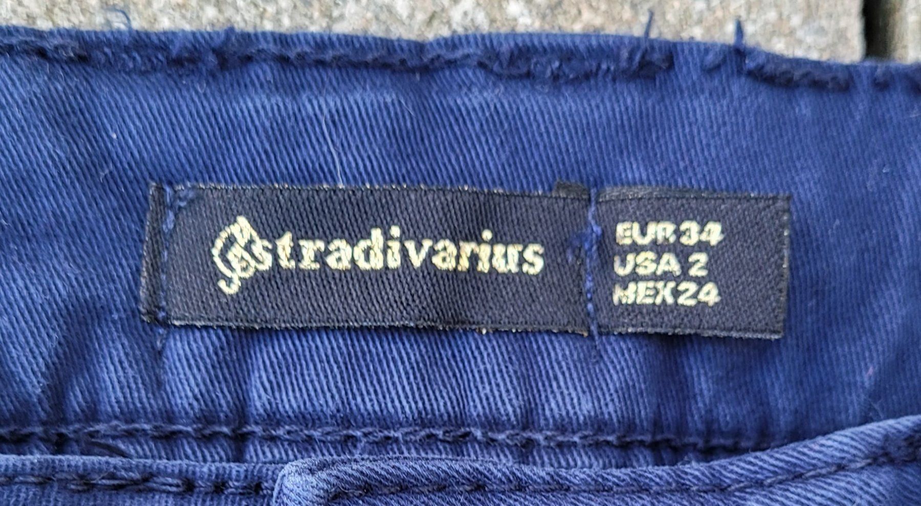 Stradivarius Pantaloni: blaue Shorts Stradivarius Gr. 34 – Usato da Füllinsdorf venduto da Sunnebliemli7 2