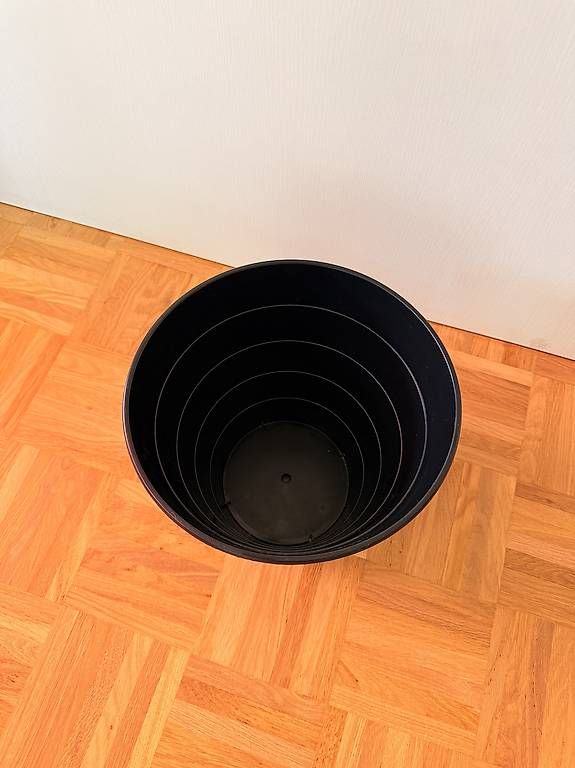 Abfalleimer: Ikea Abfalleimer schwarz 10l – Gebraucht aus Arlesheim von schoop. 1