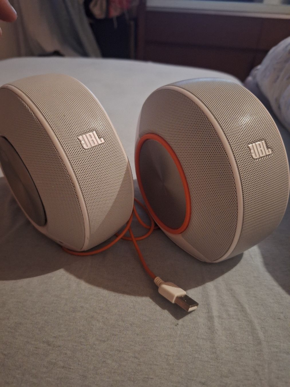 JBL Casse acustiche: Enceintes JBL blanches avec câble USB, bon état – Usato da Tannay venduto da v1n1p00h 2
