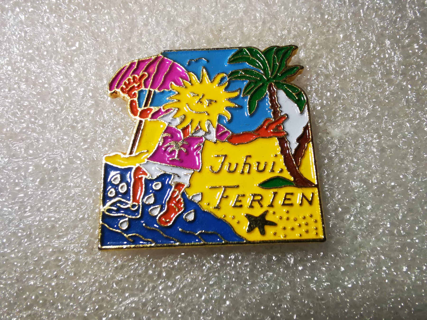 Placchette & Badge: Ansteckpin 8: Juhui Ferien – Usato da Oppligen venduto da Pin-Fall-Shop