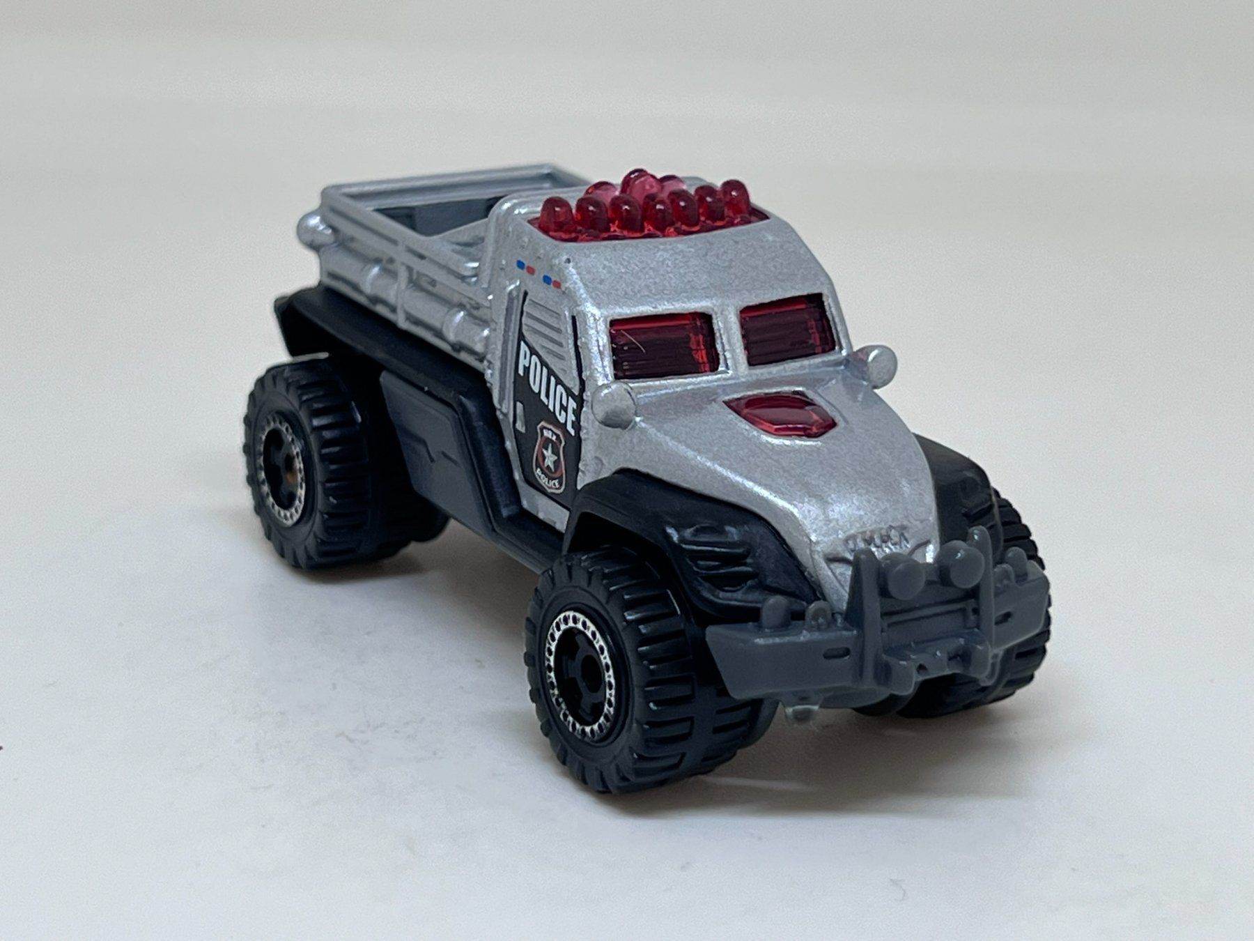 Matchbox Modellini d'auto: Matchbox Road Raider #88 – Usato da Wildegg venduto da LaaBoutique
