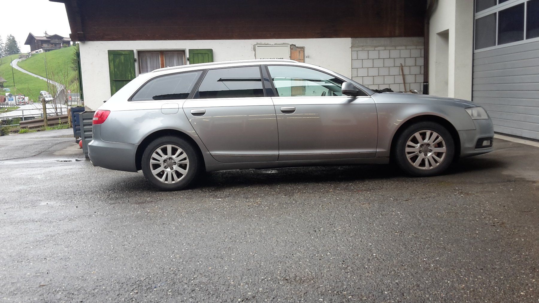 Audi Tappeti & Tappetini: Audi A6/A4 Autositz Schutz-Überzüge – Usato da Achseten venduto da Wenggi 1