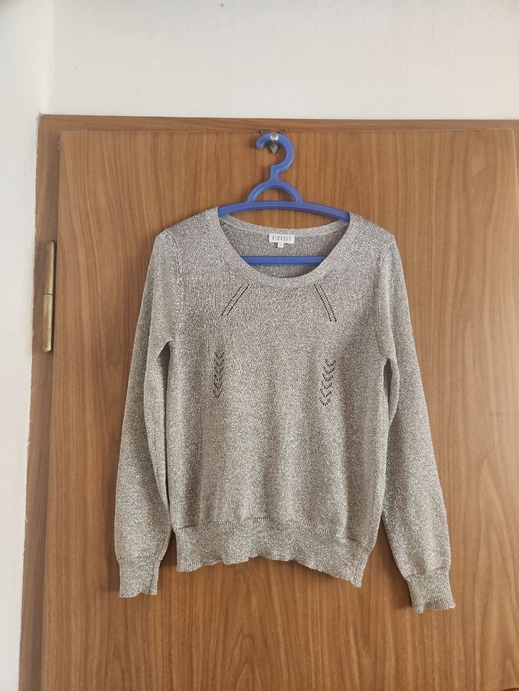 Claudie Pierlot Pullover & Sweatshirts: Pull Claudie Pierlot maille argentée comme dorée taille 1 – Gebraucht aus Niedergösgen von Eva2410