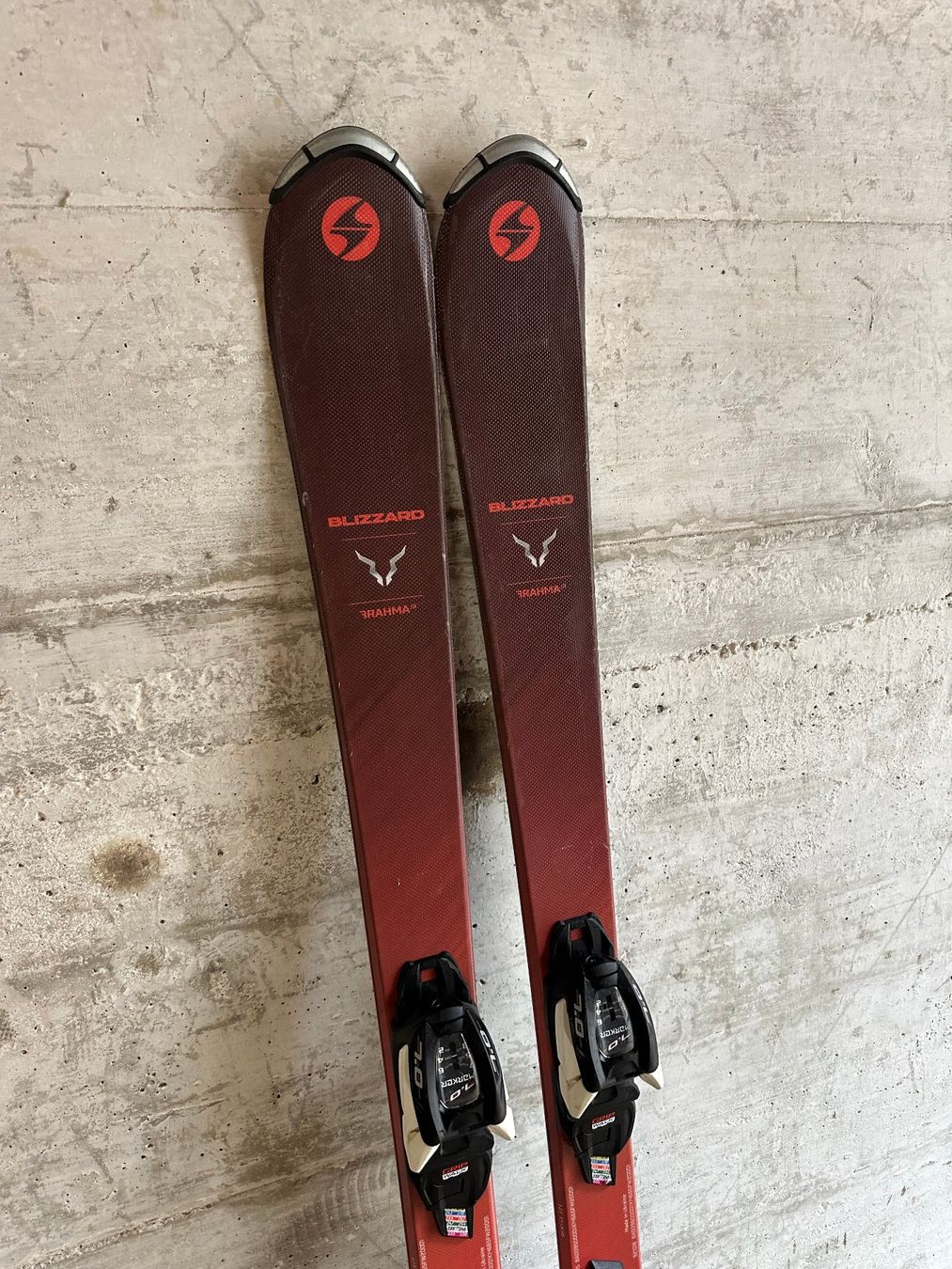 Blizzard Skis: Blizzard Kinderski 130CM – Gebraucht aus Emmenbrücke von karkarkar 1