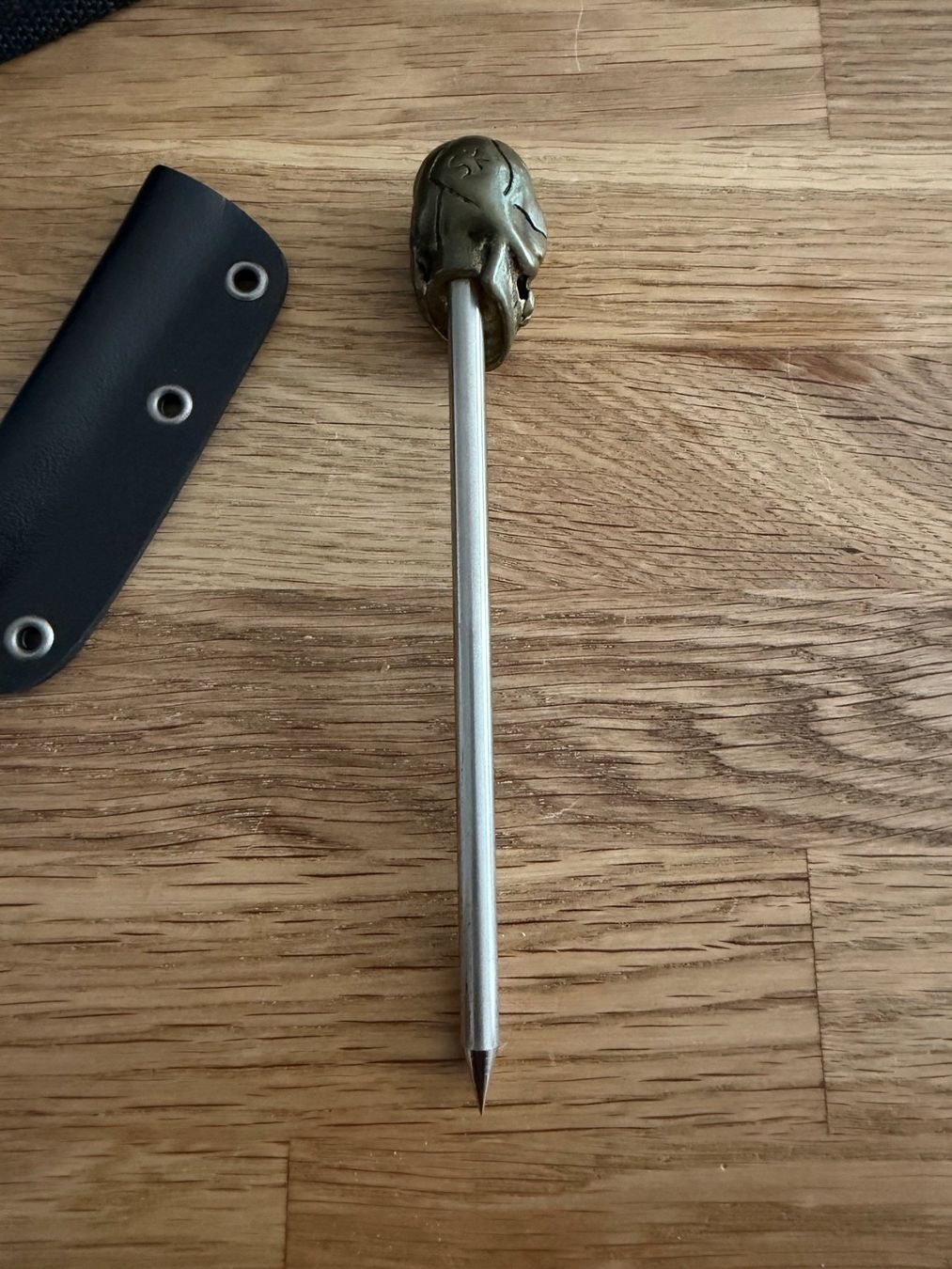 Tutti gli attrezzi: Handforged Skull Spike – Nuovo e nell'imballaggio originale da Villars-sur-Glane venduto da Dam0 1