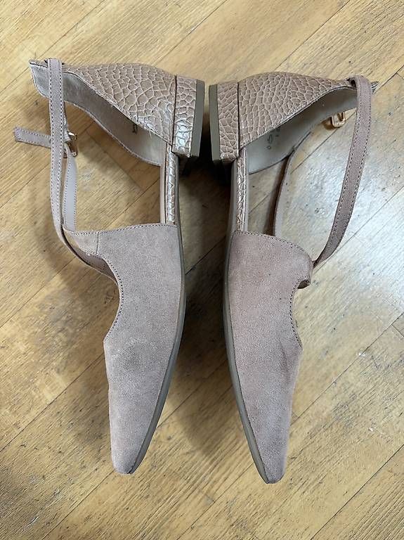 Scarpe da donna: Damenschuhe Grösse 37 – Usato da Biel-Benken BL venduto da AngiSchaefer 1