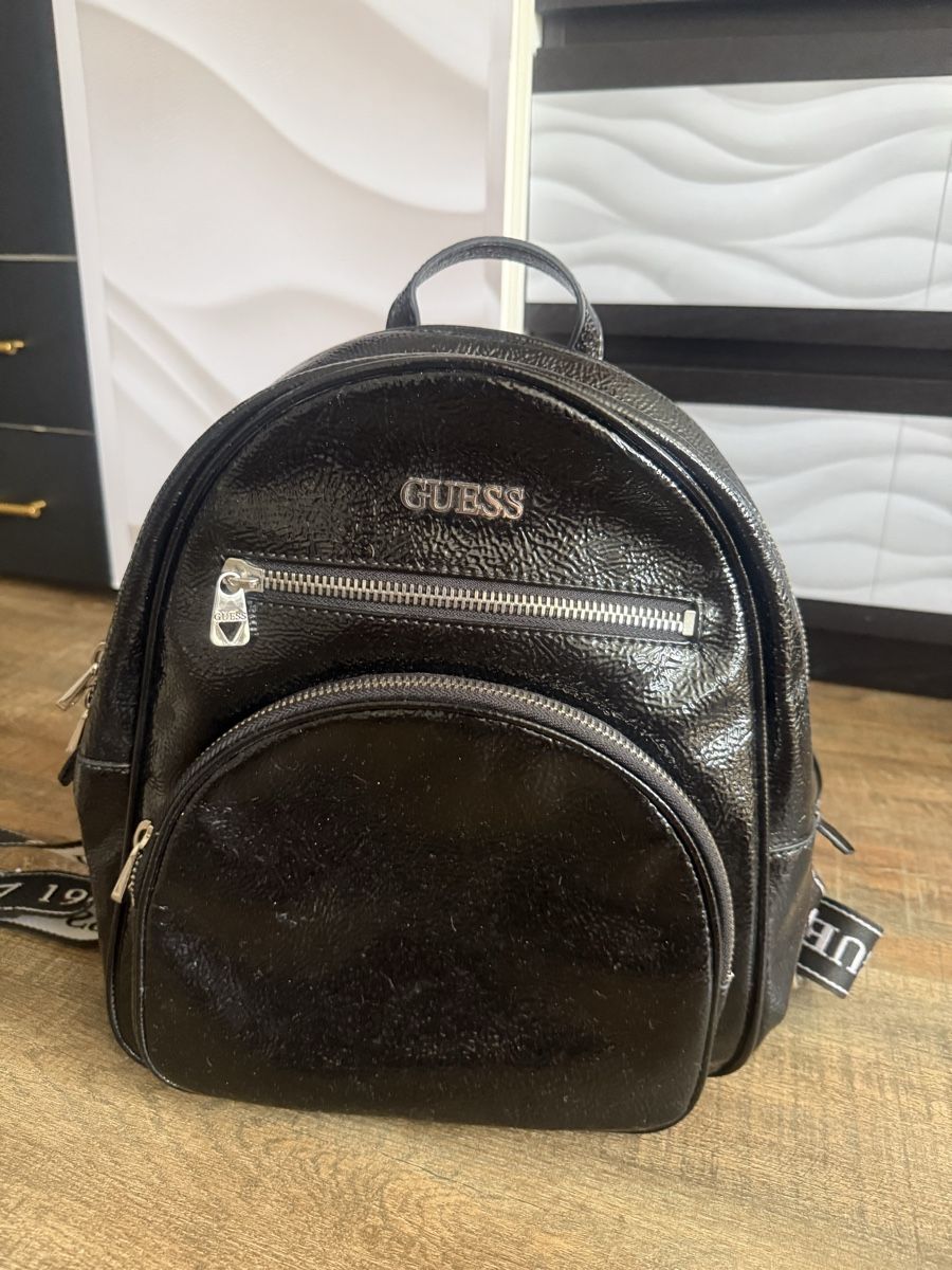 Guess Rucksäcke: Rucksack Guess Lack Schwarz Damen – Gebraucht aus Lachen SZ von zsucard 3