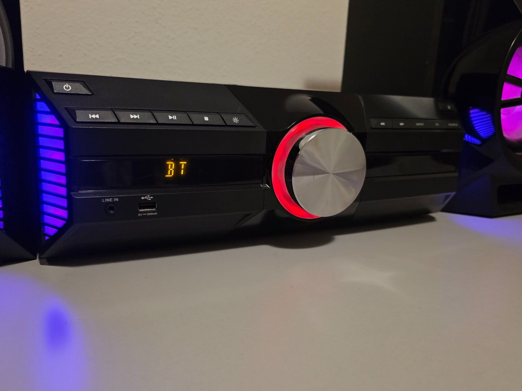 Lettore multimediale & Streamer: Kompakte Musikanlage mit Bluetooth und Lightshow Intertronic – Usato da Badäl venduto da RYzeR9980X4D 2