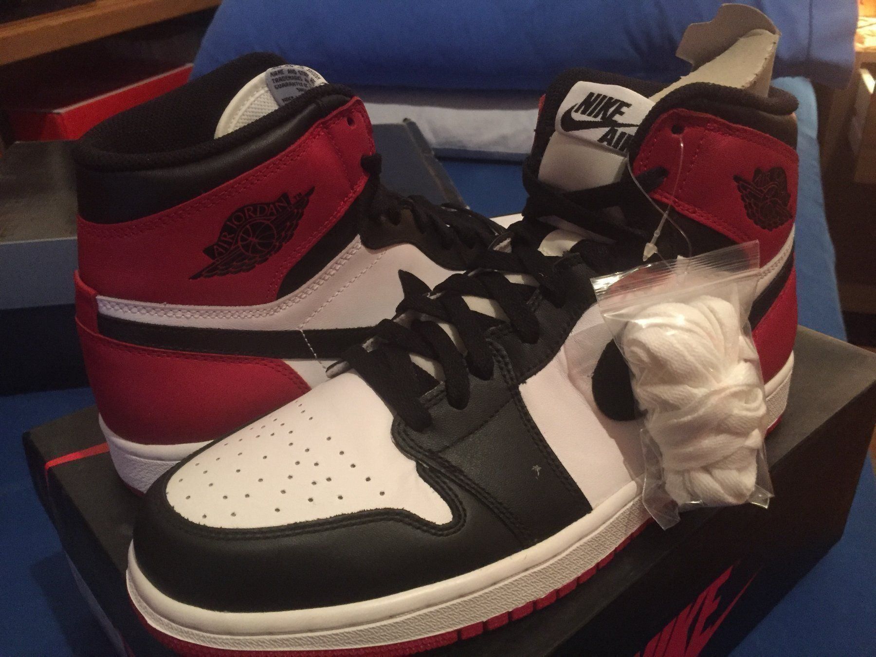 Jordan Herrenschuhe: Nike Jordan 1 BLACK TOE 2013 - US10/EU44 – Neu und originalverpackt aus St. Moritz von comeflywithme