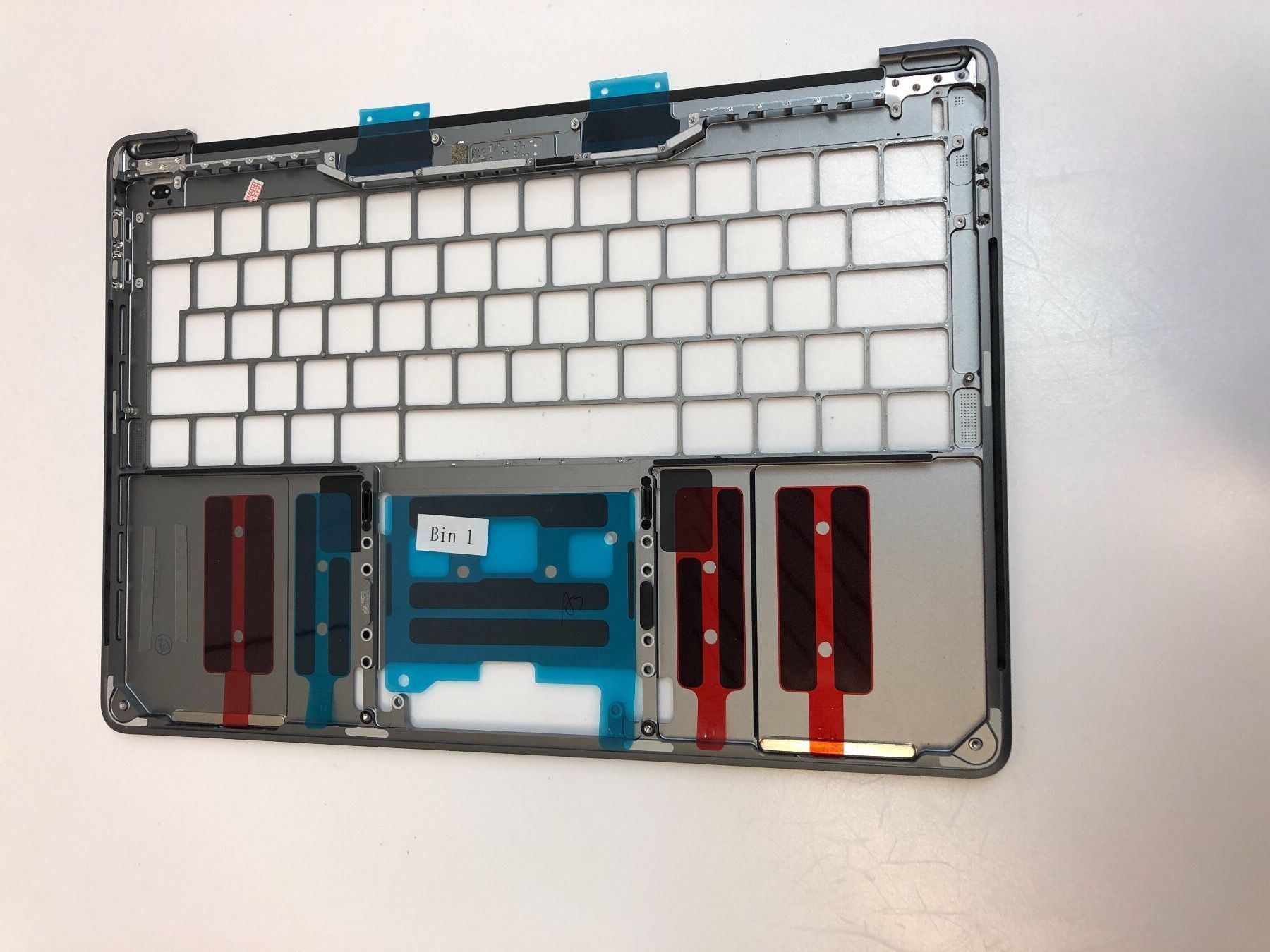 Apple Tastaturen: Macbook Pro Tastaturrahmen Silber – Neu und originalverpackt aus bern von reptechnic 1