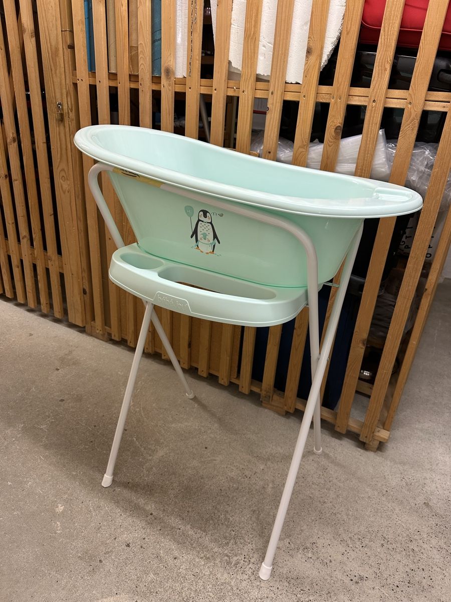 Zewi Vasche da bagno: Zewi Baby Badewanne mit Stand – Usato da St. Gallen venduto da dmkiraly
