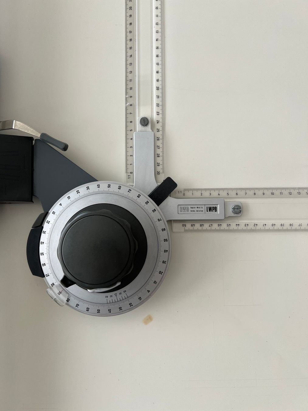 Scrivanie: Zeichentisch mit Waldmann Lampe – Usato da Bern venduto da tradestation 1