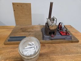 Wilesco Dampfmaschine mit Säge und Schwungrad