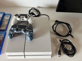 Ps4 con due joystick e quattro giochi