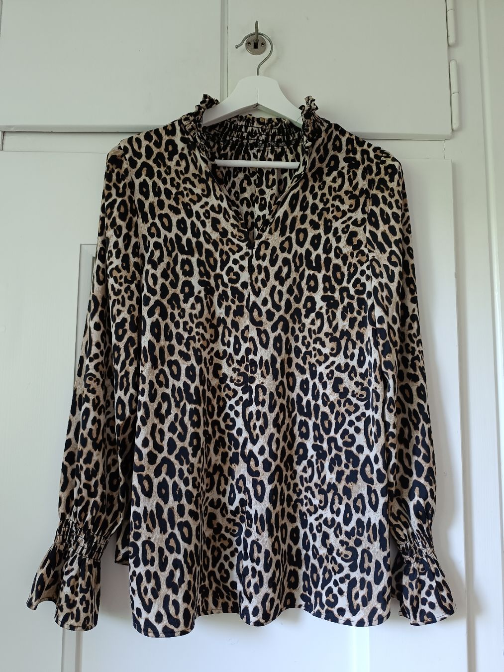 H&M Camicette: Leo-Look Bluse, Gr. M. – Usato da Zürich venduto da salsera44 1