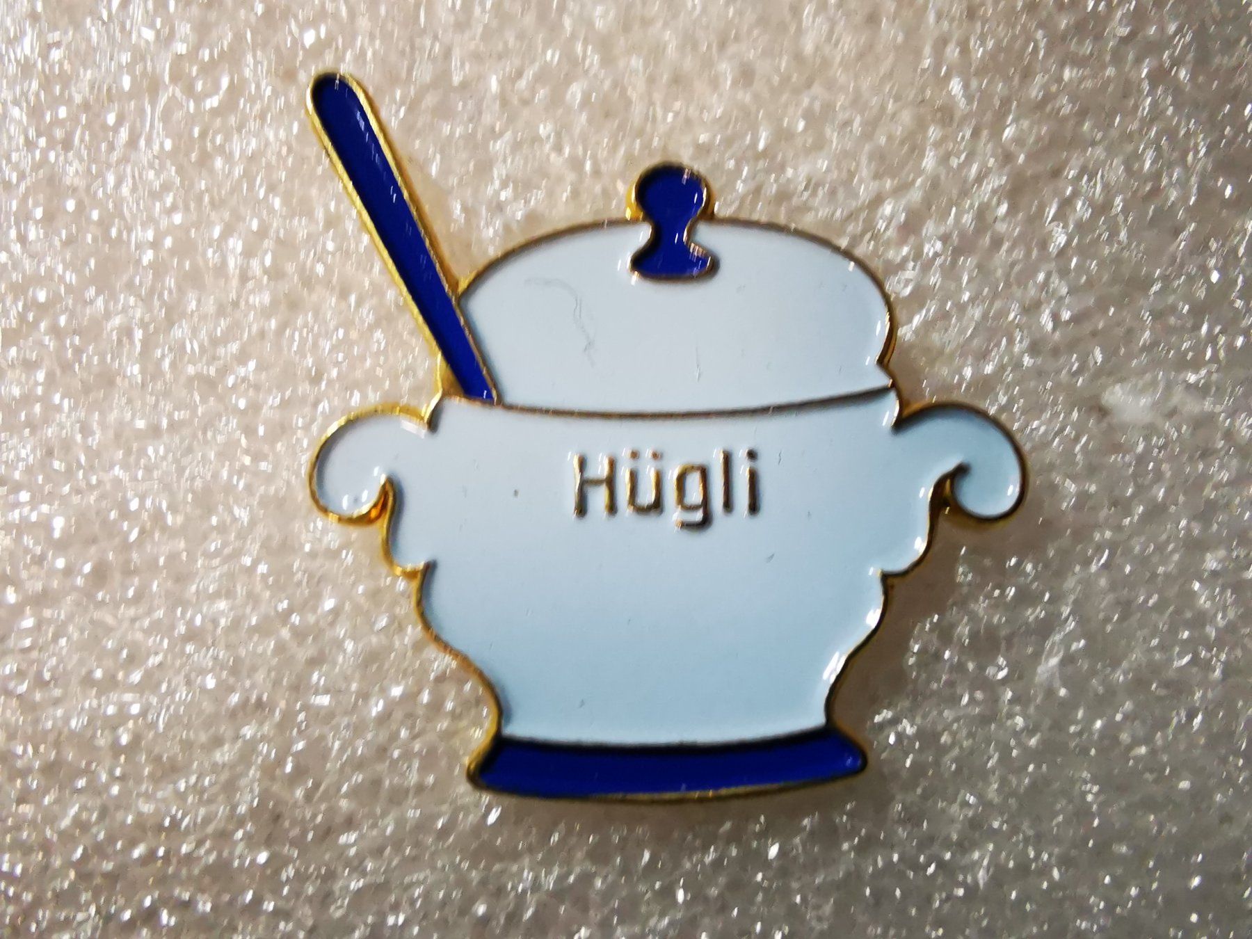 Placchette & Badge: Ansteckpin 4: Hügli – Usato da Oppligen venduto da Pin-Fall-Shop