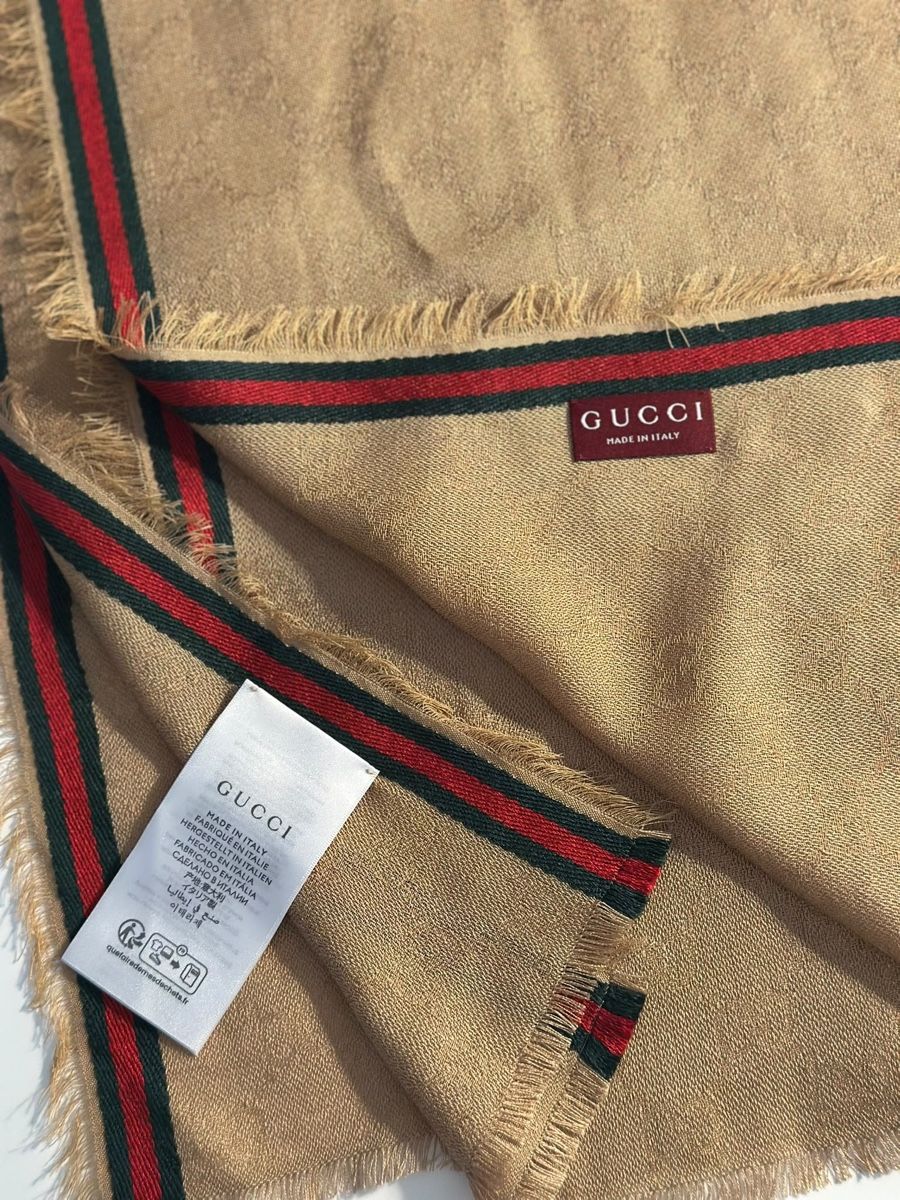 Gucci Foulards, Tücher & Schals: Écharpe Gucci  – Gebraucht aus Denges von tin_2fxr 5