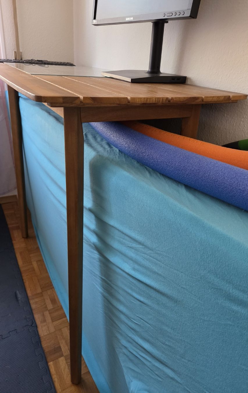 Set di tavolo e panche: table haute avec chaises / Hochtisch – Usato da La Tour-de-Peilz venduto da Fkarimu 3