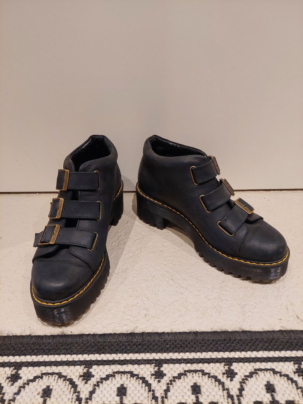 Dr. Martens Scarpe da uomo: Dr. Martens Leder Plateau Boots Gr. 40 – Usato da Ulisbach venduto da Antikaffin