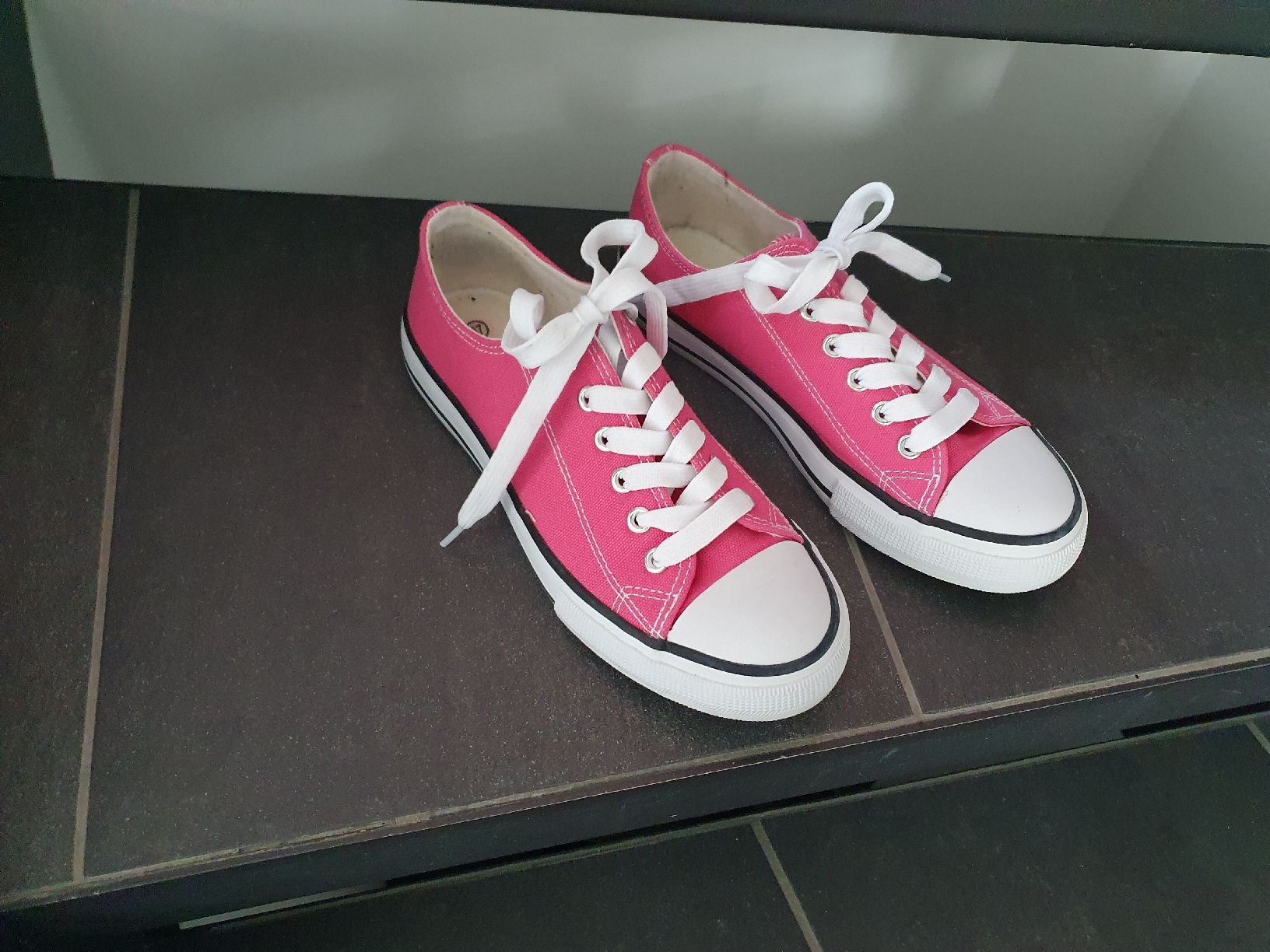 Scarpe da donna: Schuhe 37 – Usato da Würenlingen venduto da kuh33