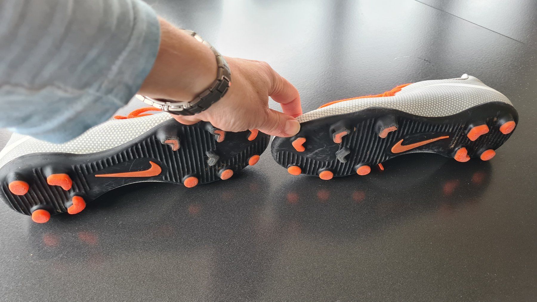 Nike Scarpe da uomo: Fussballschuhe Gr. 35,5 Nike – Usato da Obergösgen venduto da schesom 2