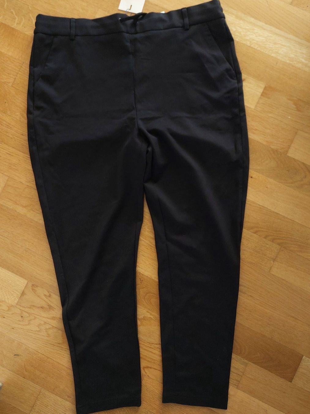 Only Pantaloni: Schwarze Hose Only Camrakoma 46 – Nuovo e nell'imballaggio originale da Wetzikon ZH venduto da Sylkli