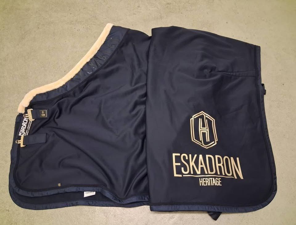 Eskadron Decken & Deckenzubehör: Eskadron Abschwitzdecke – Gebraucht aus Mels von Sb83