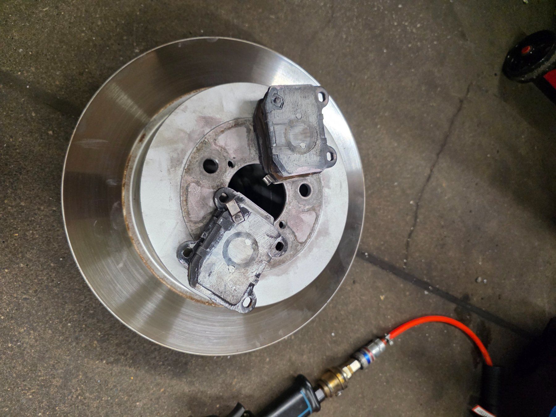 Subaru Alle Autoersatzteile: Bremsscheiben hi und Bremsbeläge – Gebraucht aus Ebnat-Kappel von mic_ttd7