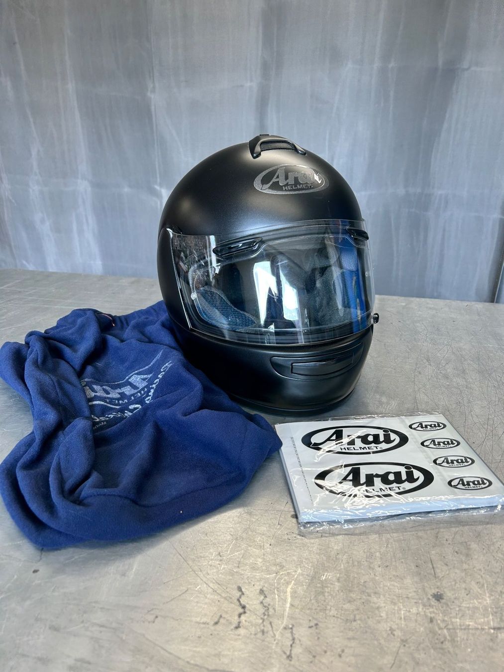 Arai Caschi & visiere: Motorradhelm ARAI Chaser-V Ecopure – Nuovo (secondo la descrizione) da Oetwil an der Limmat venduto da hoocch33 1