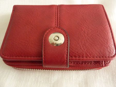 Weinrotes mit RFID Schutz Portmonnaie aus Kunstleder, Neu!