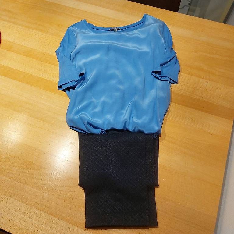 Completi & Tailleur: Hosenanzug mit passender Bluse – Usato da Amsoldingen venduto da kaimhof 1