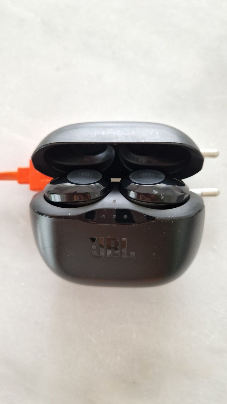 JBL Kopfhörer: JBL Kopfhörer – Neu (gemäss Beschreibung) aus Luzern von buc_lq7z