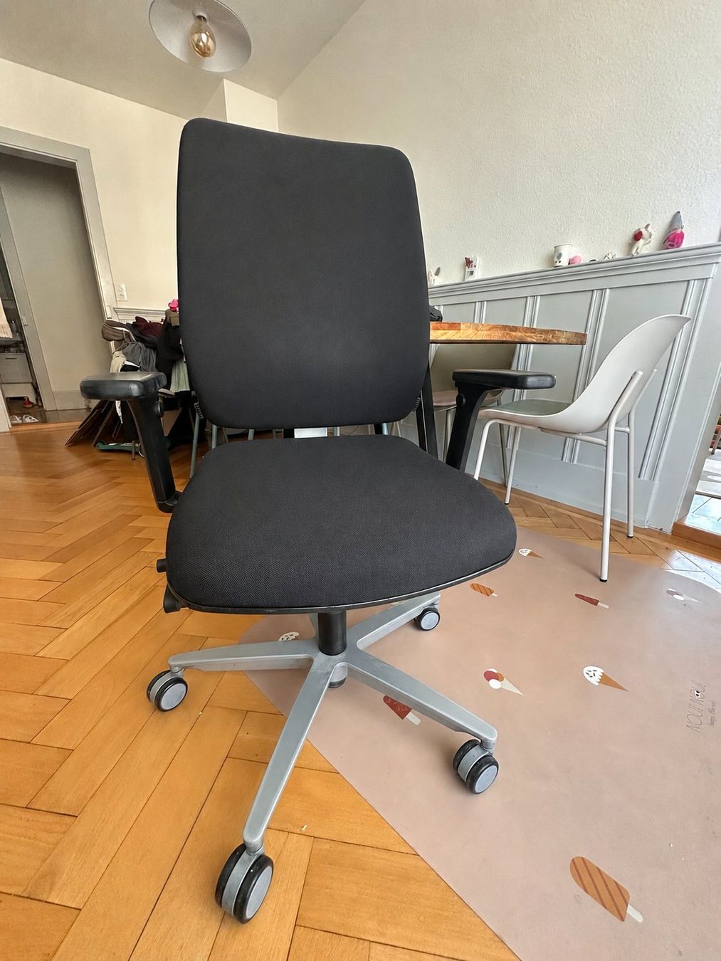 Sedie: Höhenverstellbarer Bürostuhl – Usato da Wettingen venduto da sunshine1345