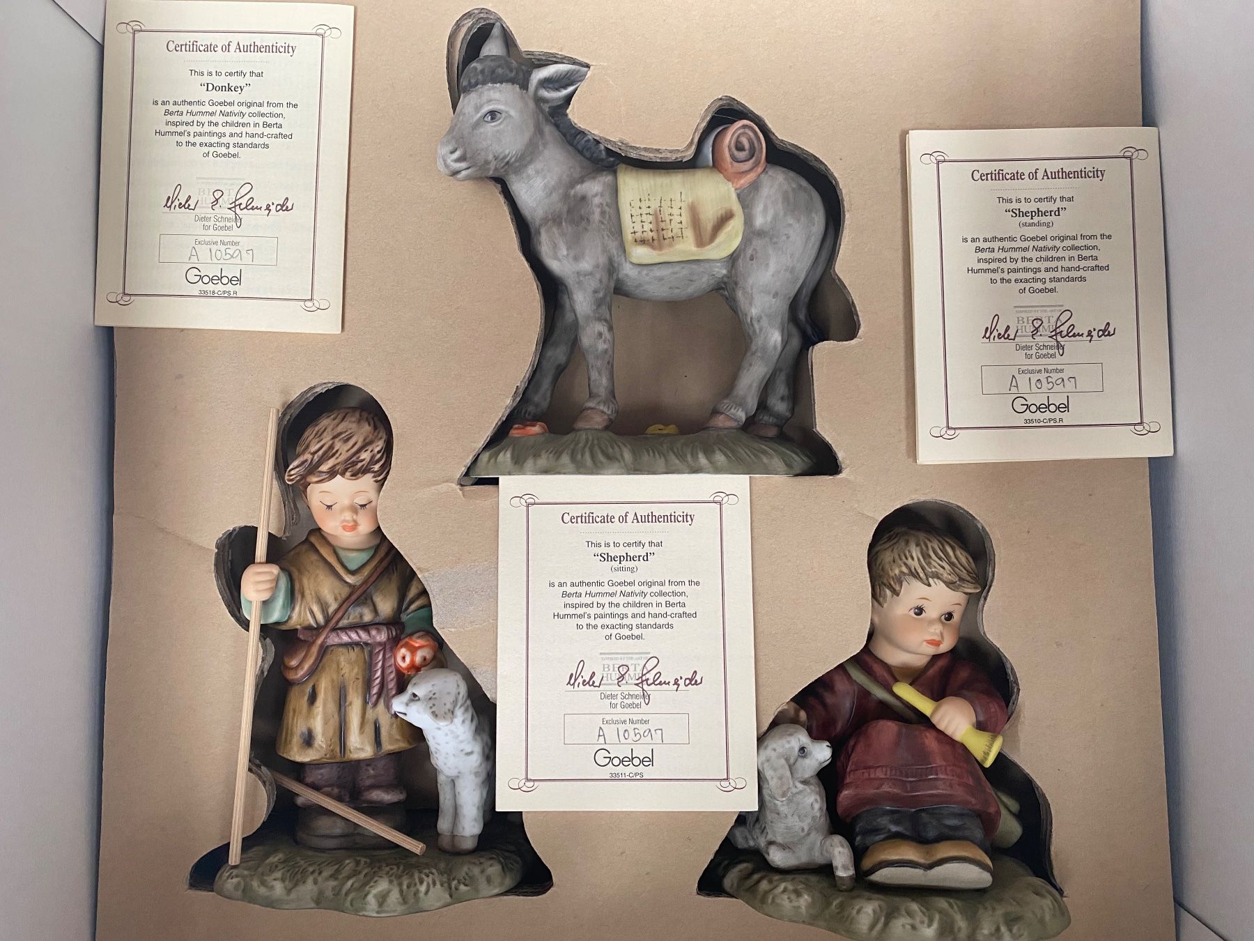 Hummel Statuette: Studio Hummel Krippe 19-teilig – Usato da Uster venduto da bau_7hyx 6