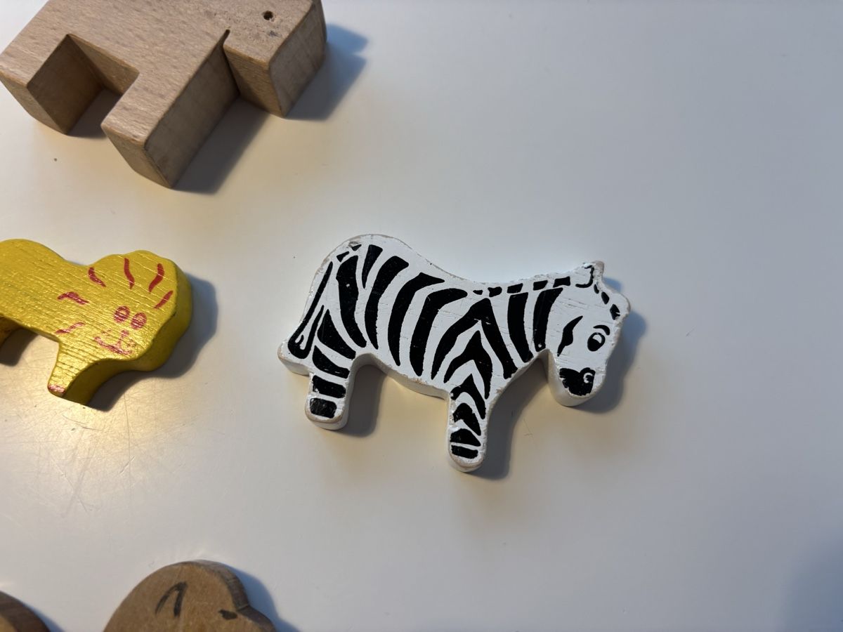 Spielzeuge: Holztiere Set, Spielzeug – Gebraucht aus Zürich von Mosara 3