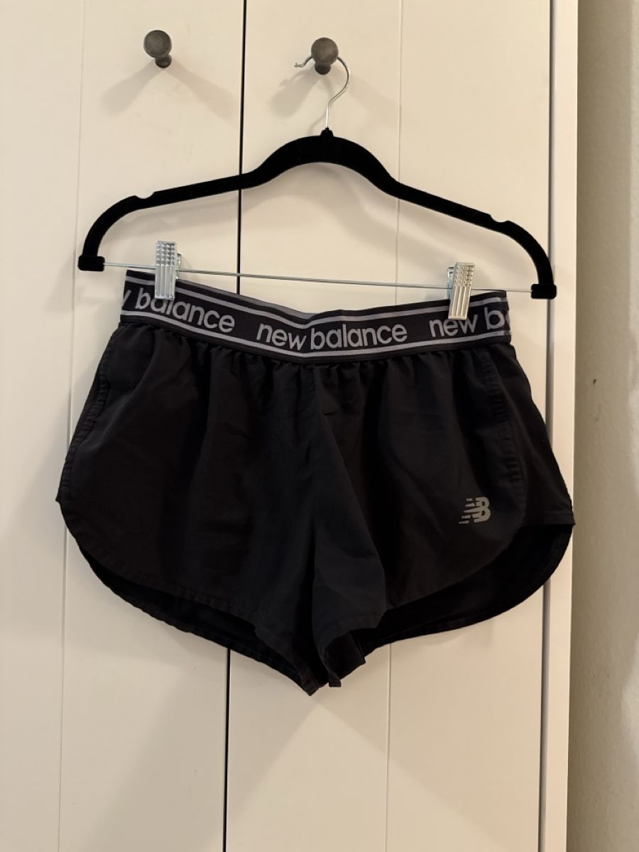 New Balance Pantaloni: New balance shorts S – Usato da Zürich venduto da AlineCr