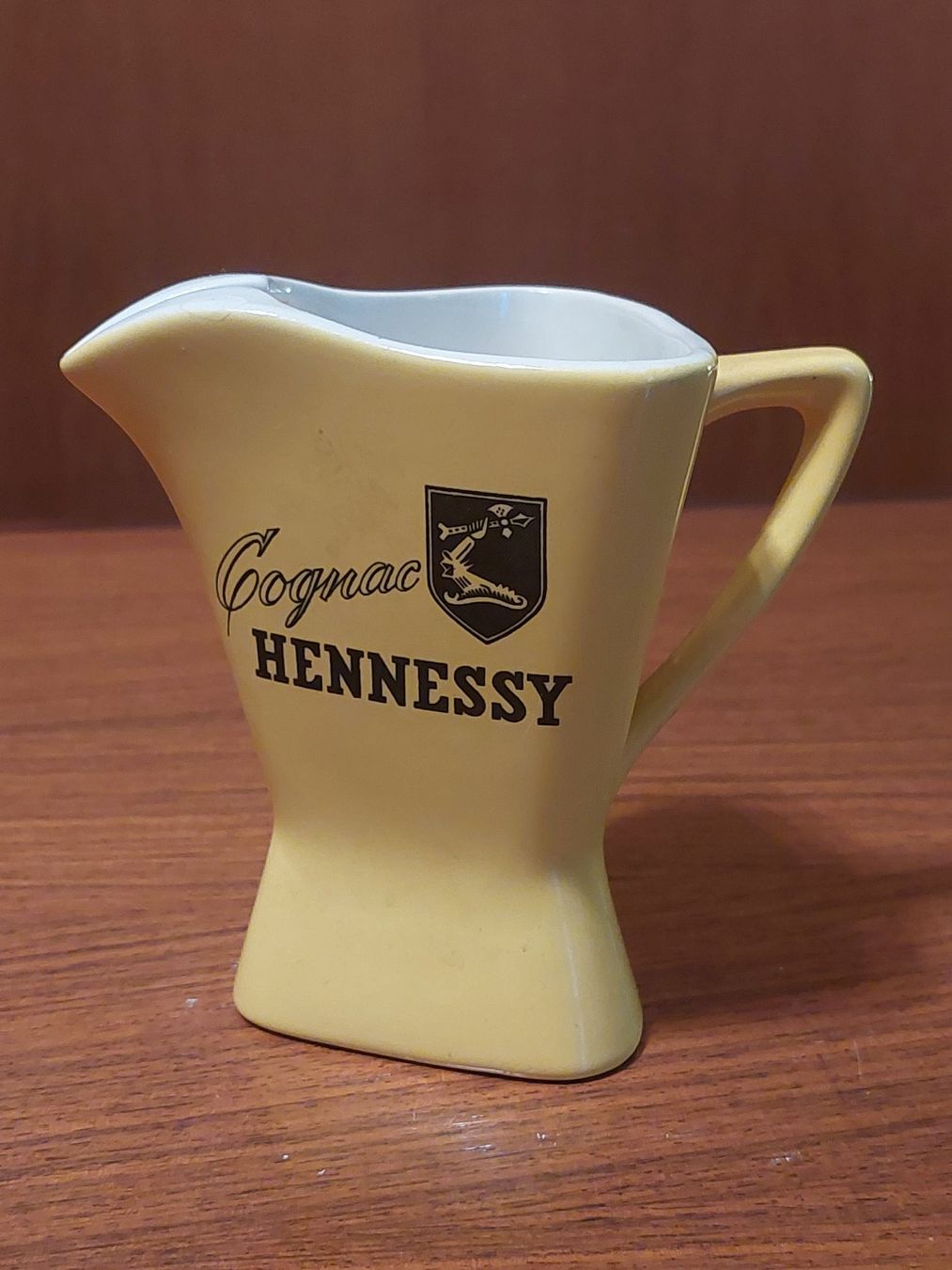 Caraffe: Petite carafe Cognac Hennessy jaune – Usato da Lengnau BE venduto da Madame-Minouche 1
