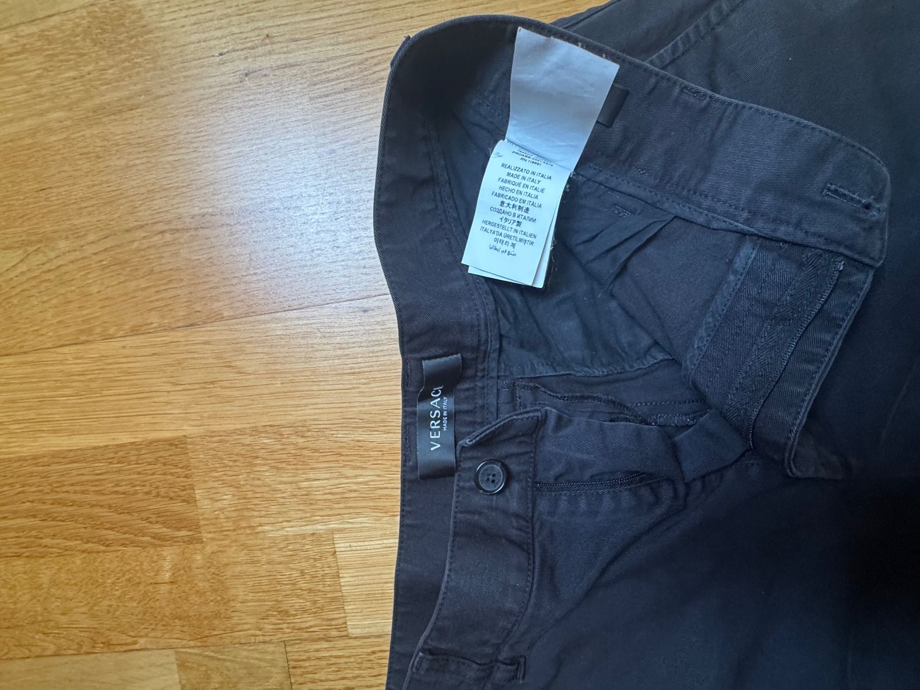 Pantalons: Pantalon Versace noir Palazzo – D'occasion à Biel/Bienne par sou_t9dm 1