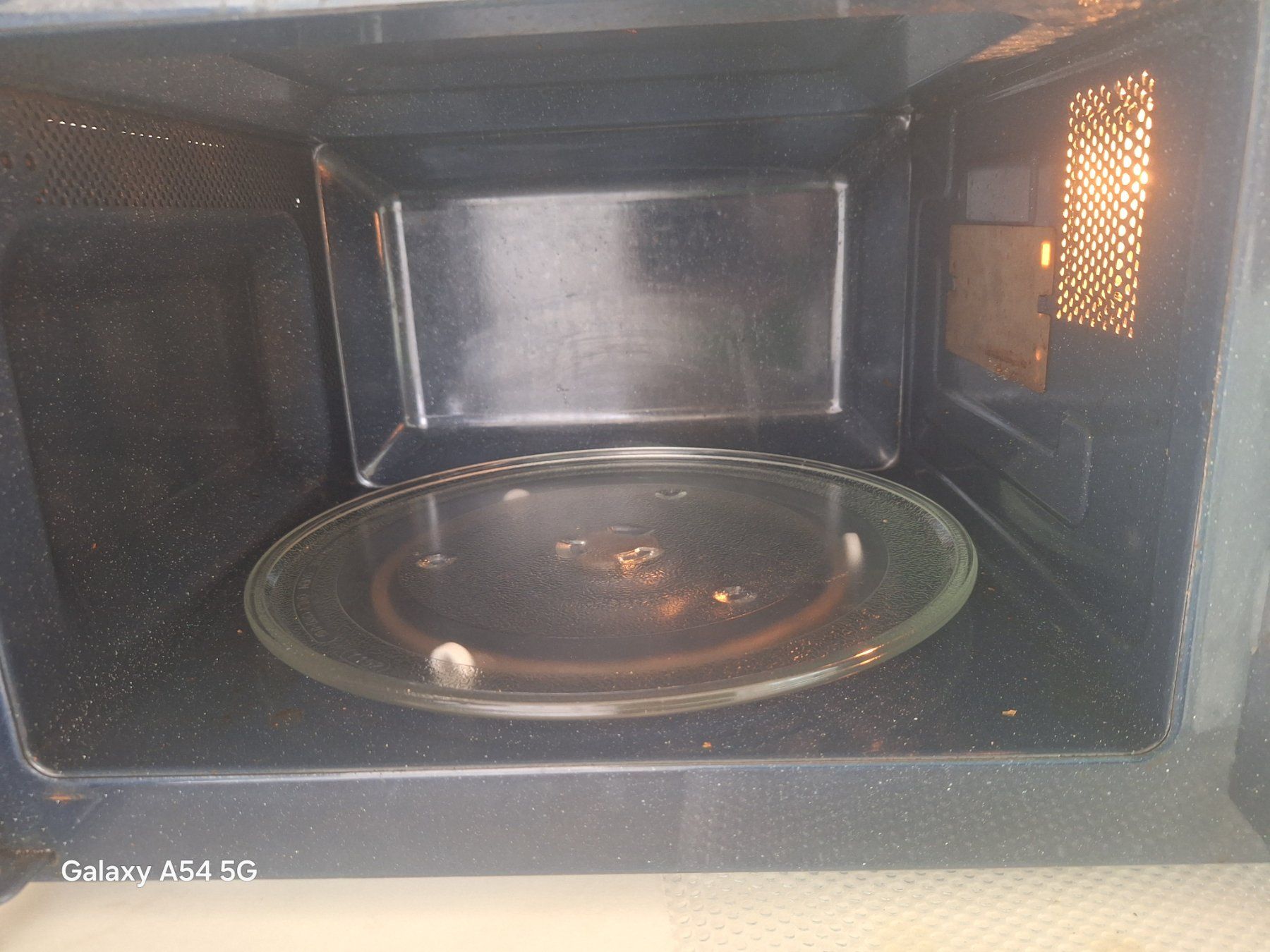 Küchengeräte: Micro-ondes Samsung Ceramic Inside, état acceptable – Gebraucht aus Genève von mbest01 4