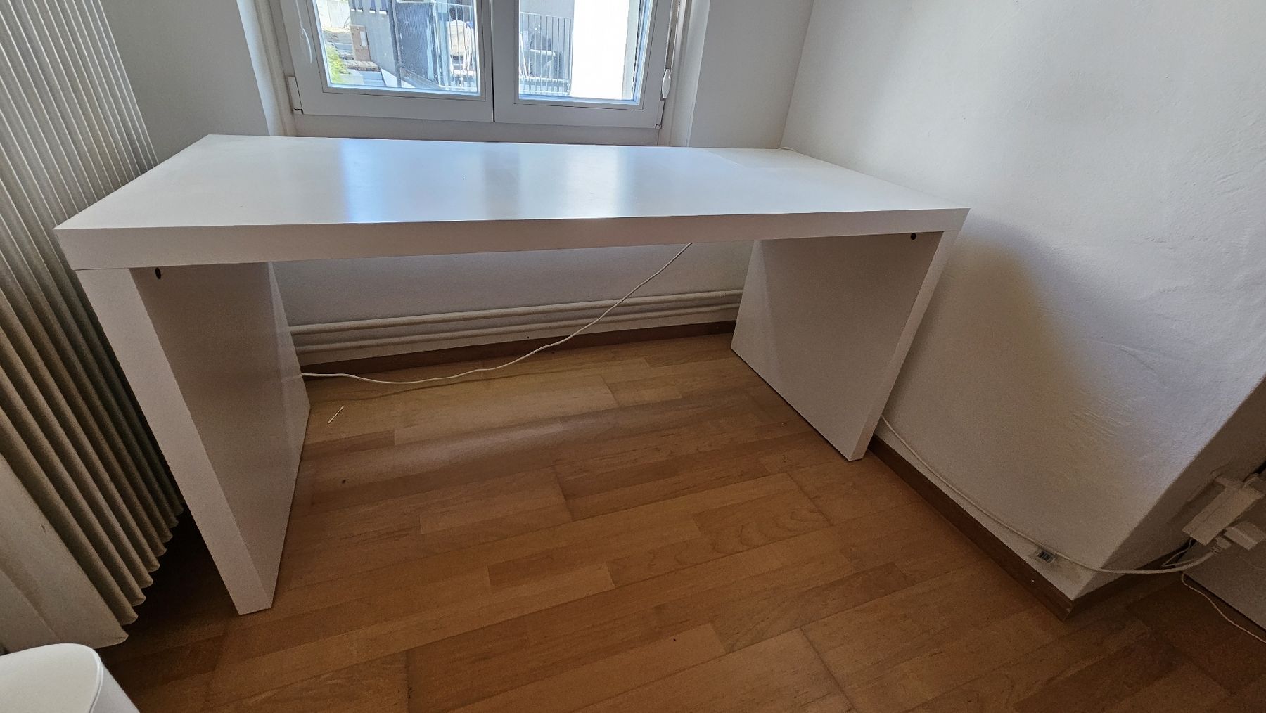 Ikea Scrivanie: Ikea MALM Schreibtisch  – Usato da Bertschikon Gossau venduto da Atlantis2012