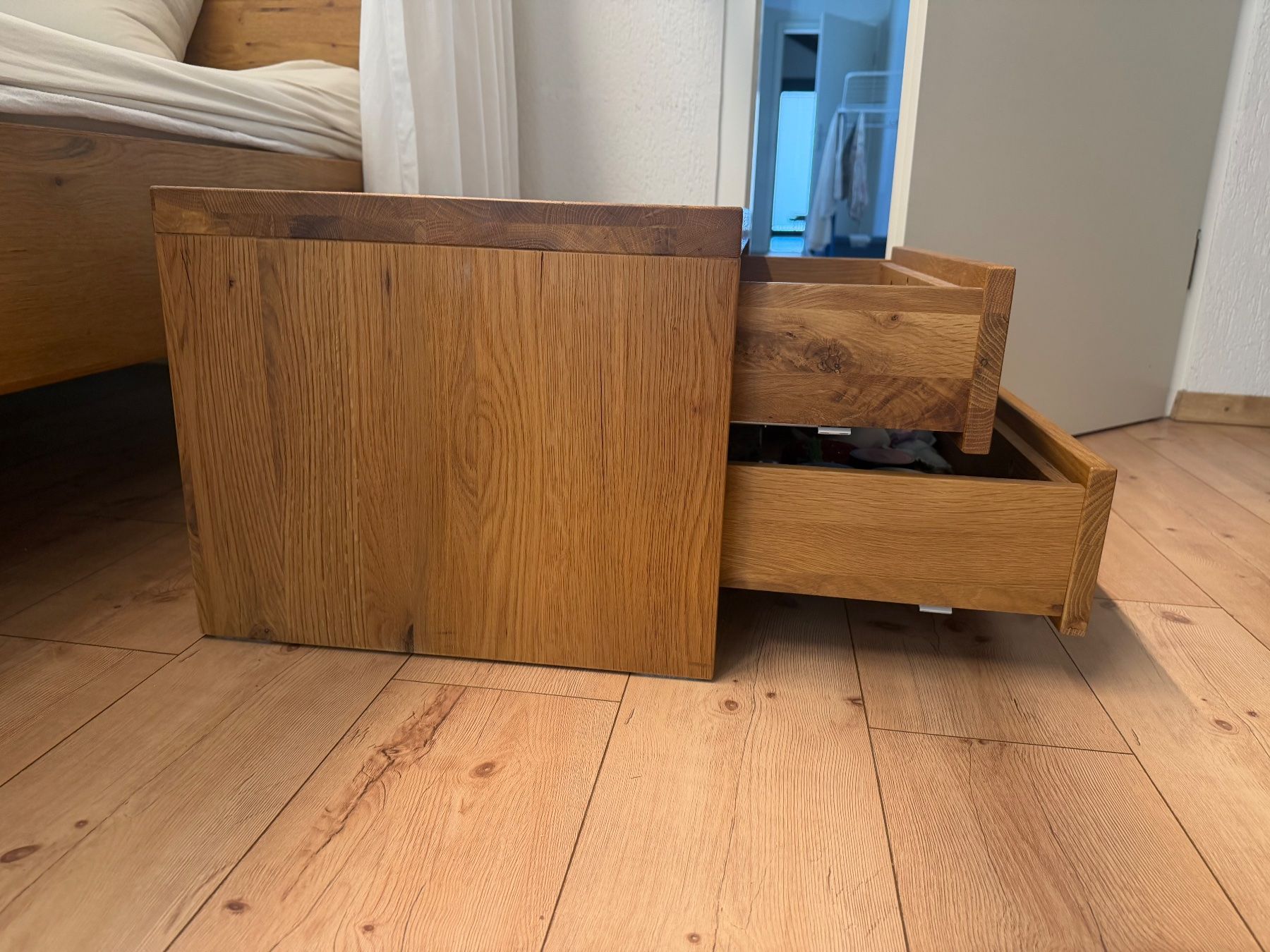 Hasena Letti: Himmelbett FlowSleeping Bettsystem mit Nachttisch, Wildeiche – Usato da Uitikon Waldegg venduto da gri_5tbm 6
