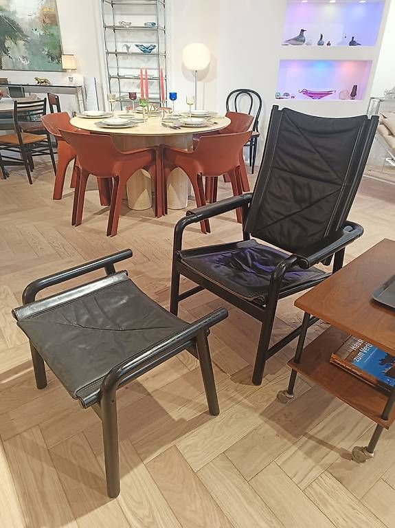 Poltrone: Vintage Bugholz Ledersessel mit Ottoman. – Usato da Zürich venduto da style-and-design.zh