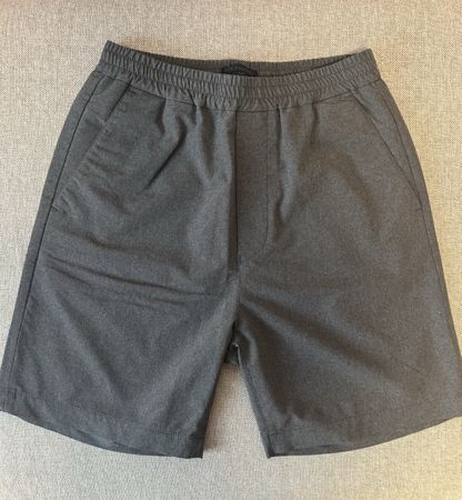 Drykorn Shorts grau mit Gummizug neuwertiger Zustand