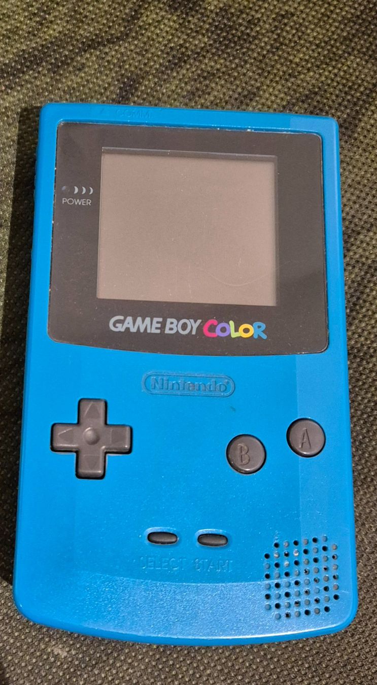 Nintendo Konsolen: Original Gameboy Color Hülle/Shell – Gebraucht aus Küttigen von