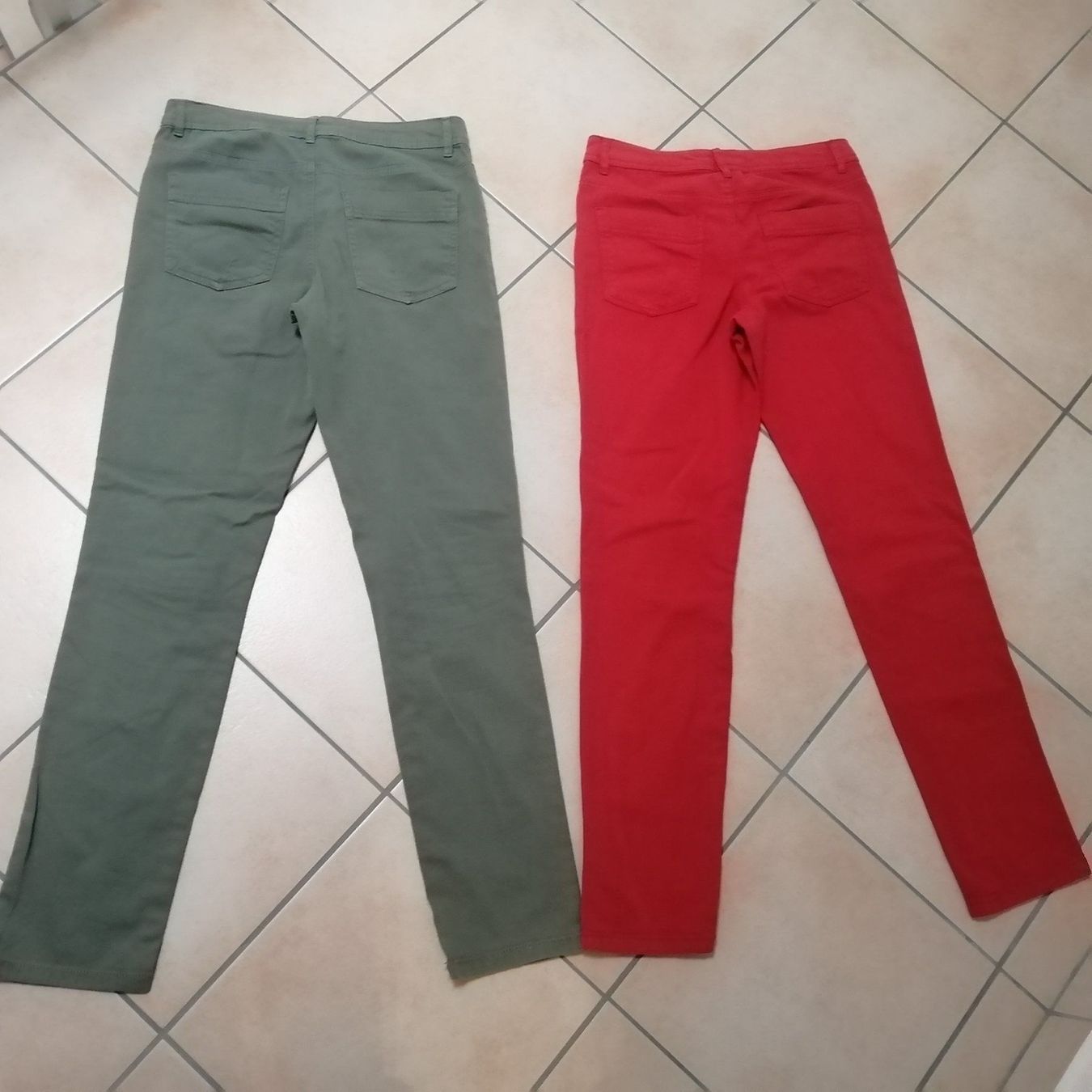 C&A Pantaloni: Damen Hose 2-teilig Gr 34/36 – Usato da Henau venduto da AXAA 1
