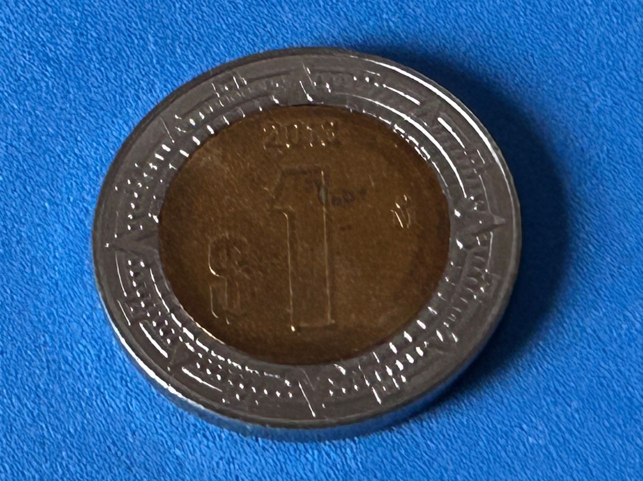 Tutti le monete: Mexico - 1 Peso 2013 – Usato da Corcelles NE venduto da AJKader