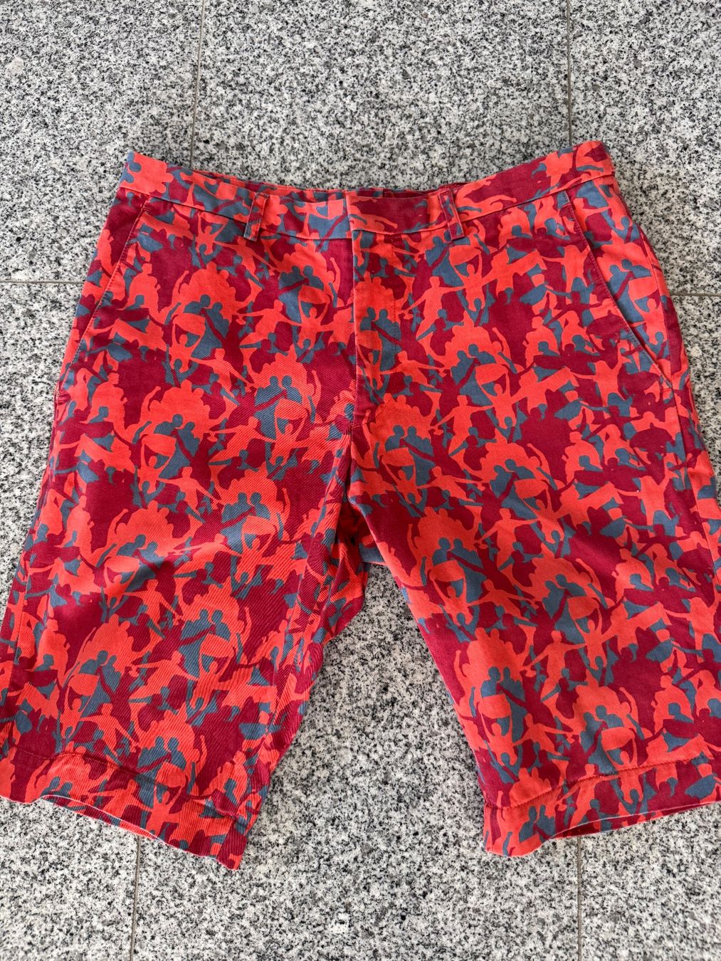 Paul Smith Pantaloni: PAUL SMITH BUNTE KURZHOSE - S – Usato da Unterägeri venduto da Famdre