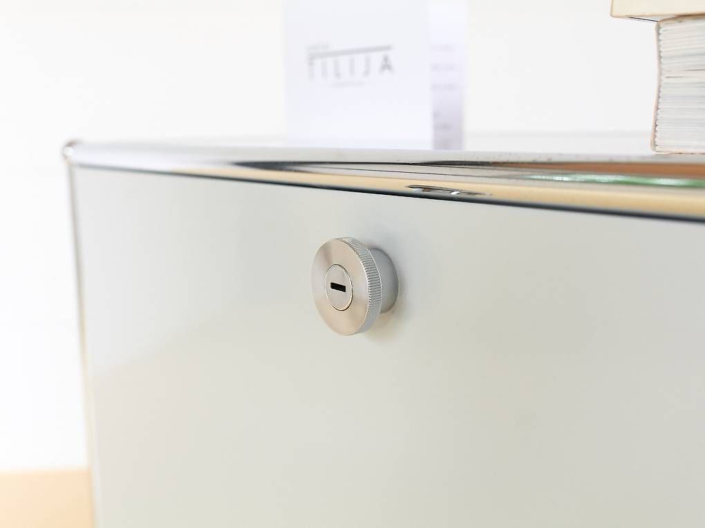 Regale: USM Sideboard in Lichtgrau – Gebraucht aus Meinisberg von atelier_TILIJA 6